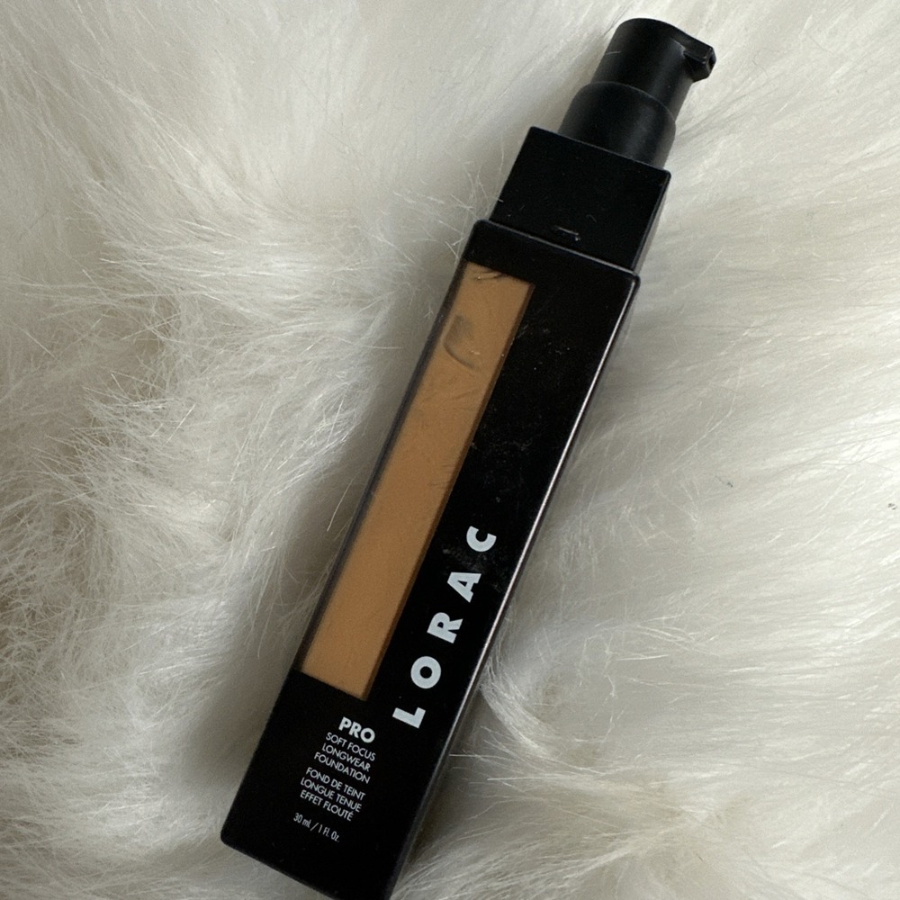 LORAC PRO Soft Focus Longwear Foundation 1 oz - 17 MEDIUM DARK No Lid Unboxed